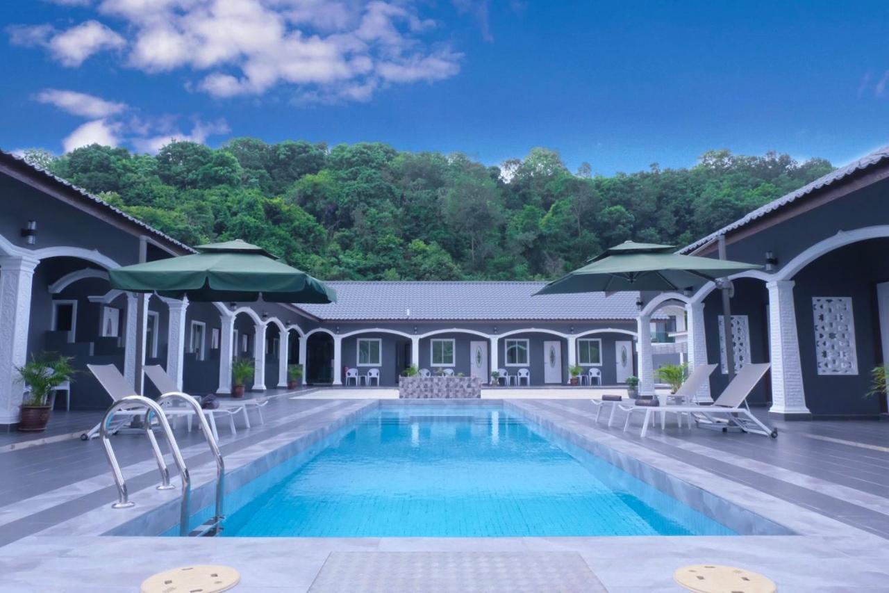 Cenang Rooms With Pool By Virgo Star Resort Pantai Cenang  Exterior photo