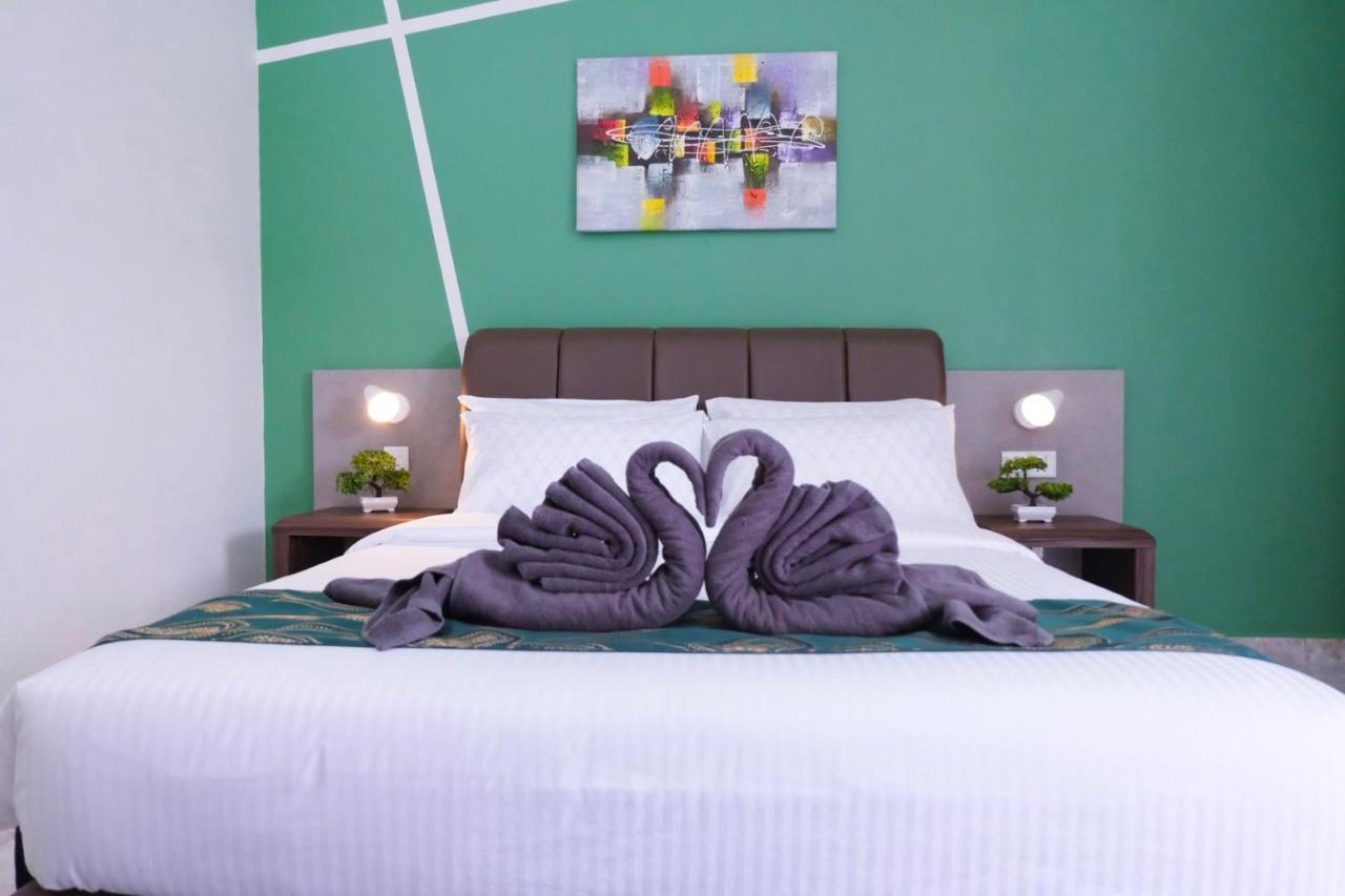 Cenang Rooms With Pool By Virgo Star Resort Pantai Cenang  Exterior photo